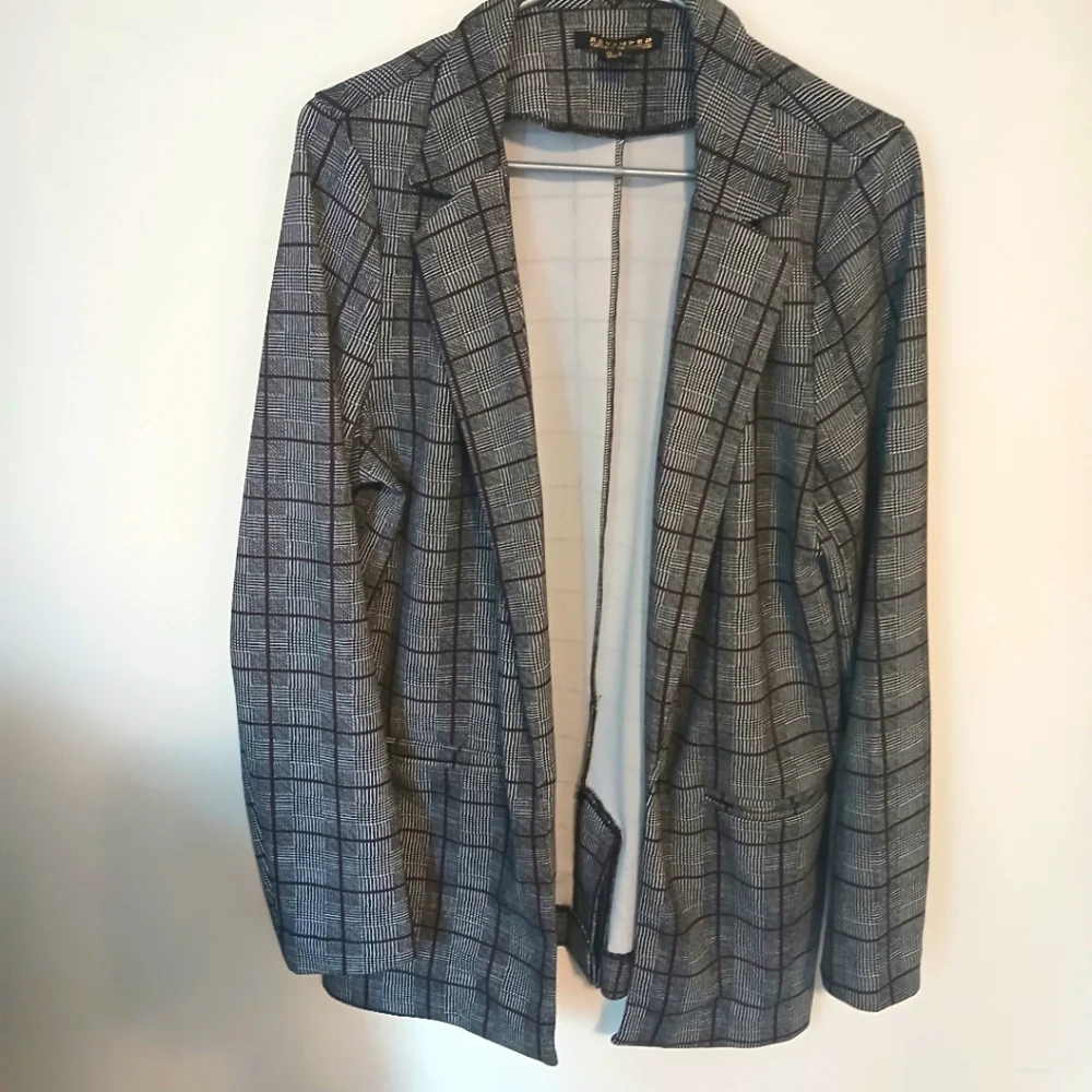 Gray Plaid Blazer - Picture 2 of 4